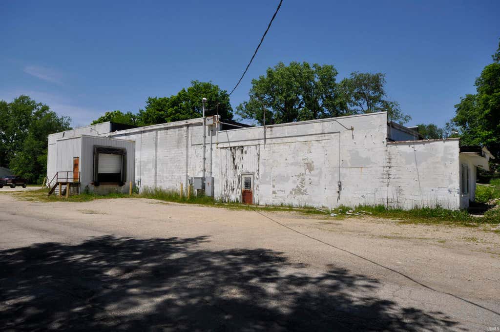 Photo of 800 W 17th Street, Muncie, IN 47302 (MLS # 202621608)