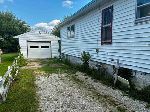 Tiny photo for 130 S Jefferson Street, Princeton, IN 47670 (MLS # 202635307)
