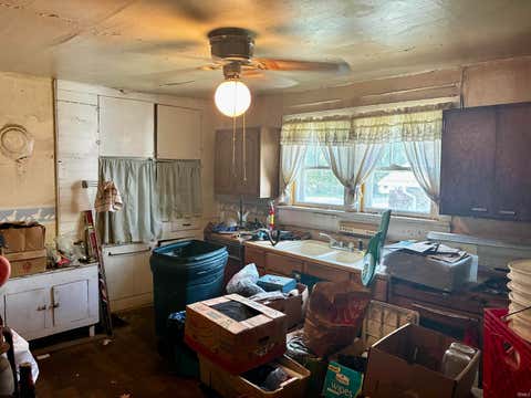 Tiny photo for 130 S Jefferson Street, Princeton, IN 47670 (MLS # 202635307)
