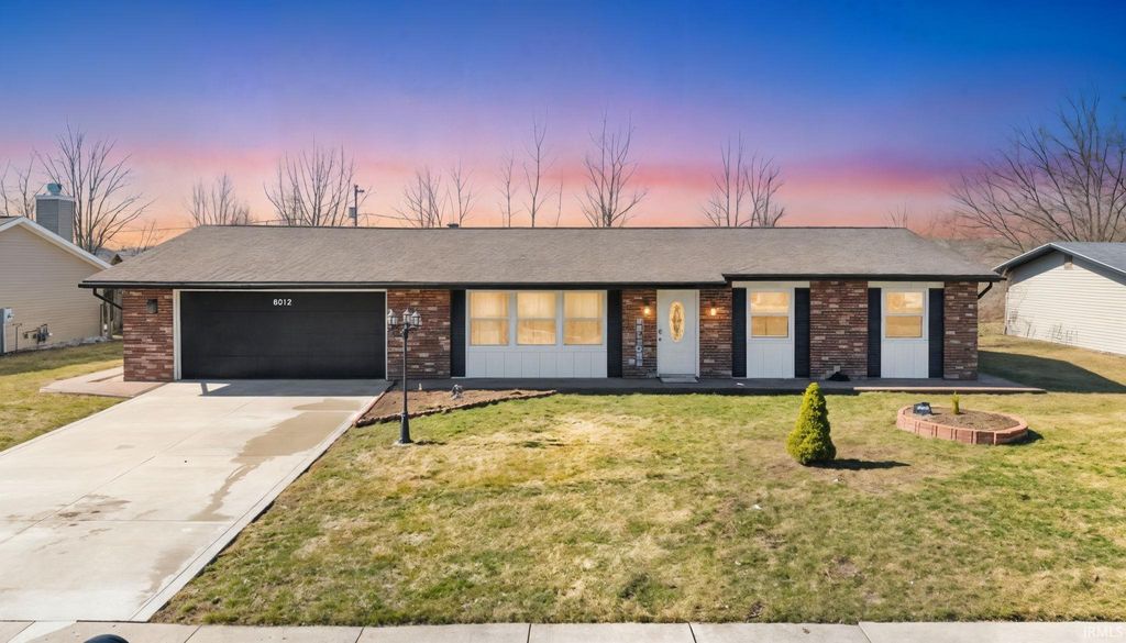 Photo of 6912 Selkirk Drive, Fort Wayne, IN 46816 (MLS # 202606404)