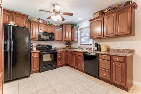 Tiny photo for 513 S Eighth Avenue, Haubstadt, IN 47639 (MLS # 202612398)