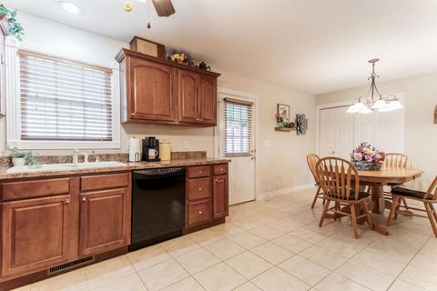 Tiny photo for 513 S Eighth Avenue, Haubstadt, IN 47639 (MLS # 202612398)