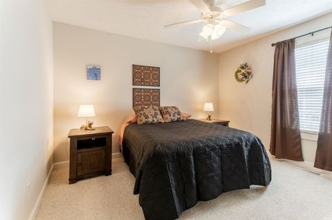 Tiny photo for 513 S Eighth Avenue, Haubstadt, IN 47639 (MLS # 202612398)