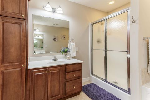 Tiny photo for 513 S Eighth Avenue, Haubstadt, IN 47639 (MLS # 202612398)