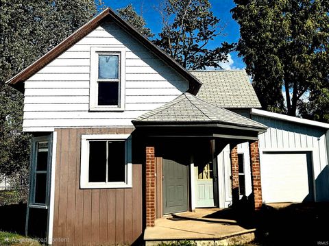 Photo of 202 W Broadway Street, Monon, IN 47959 (MLS # 202540488)