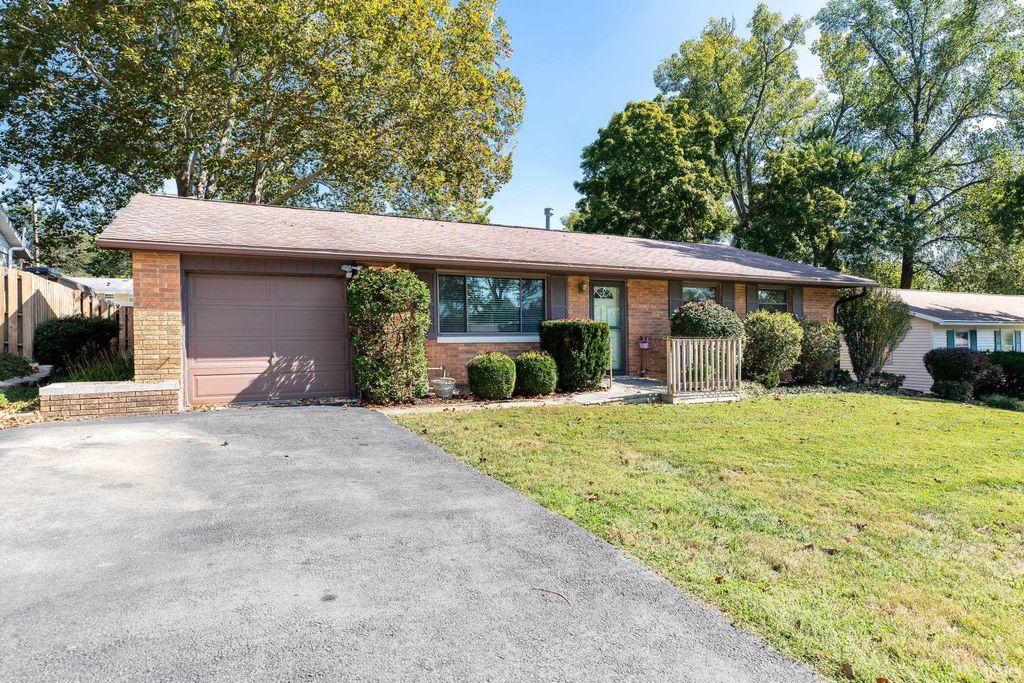 Photo of 2845 S Brookside Drive, Bloomington, IN 47401 (MLS # 202539757)