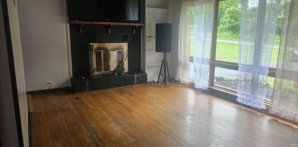 Photo of 577 W Degonia Road, Boonville, IN 47601 (MLS # 202620065)