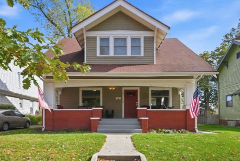 Photo of 2202 Crescent Avenue, Fort Wayne, IN 46805 (MLS # 202543782)