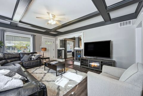 Tiny photo for 2202 Crescent Avenue, Fort Wayne, IN 46805 (MLS # 202543782)