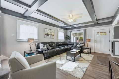 Tiny photo for 2202 Crescent Avenue, Fort Wayne, IN 46805 (MLS # 202543782)