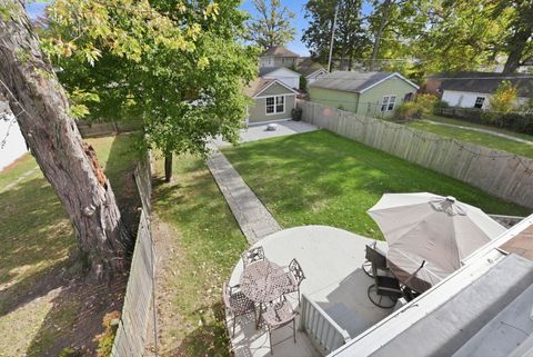 Tiny photo for 2202 Crescent Avenue, Fort Wayne, IN 46805 (MLS # 202543782)