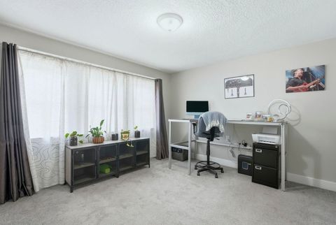 Tiny photo for 2202 Crescent Avenue, Fort Wayne, IN 46805 (MLS # 202543782)