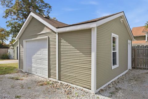 Tiny photo for 2202 Crescent Avenue, Fort Wayne, IN 46805 (MLS # 202543782)