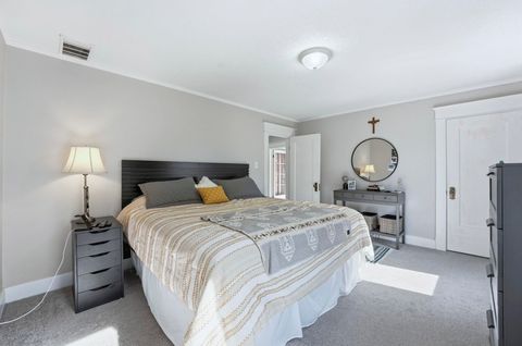 Tiny photo for 2202 Crescent Avenue, Fort Wayne, IN 46805 (MLS # 202543782)