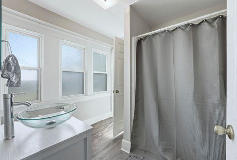 Tiny photo for 2202 Crescent Avenue, Fort Wayne, IN 46805 (MLS # 202543782)