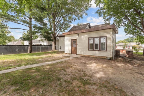 Tiny photo for 709 E MAIN Street, Greentown, IN 46936 (MLS # 202638095)