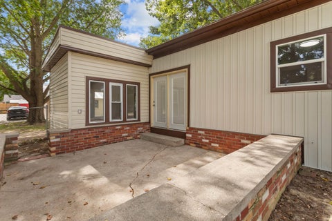 Tiny photo for 709 E MAIN Street, Greentown, IN 46936 (MLS # 202638095)