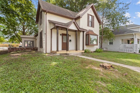 Tiny photo for 709 E MAIN Street, Greentown, IN 46936 (MLS # 202638095)