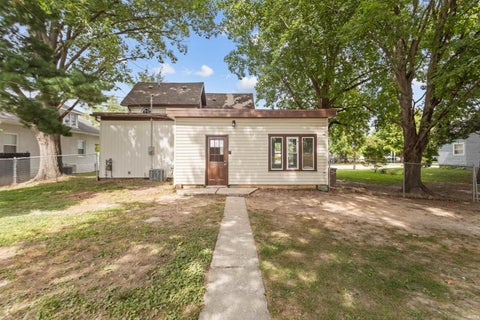 Tiny photo for 709 E MAIN Street, Greentown, IN 46936 (MLS # 202638095)