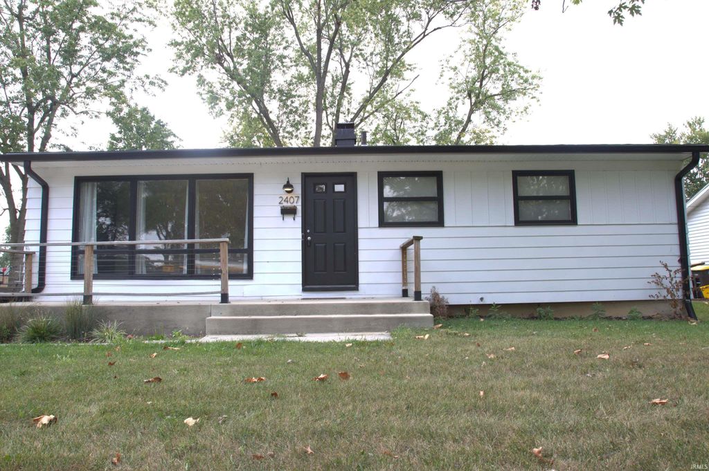 Photo of 2407 Sherborne Boulevard, Fort Wayne, IN 46805 (MLS # 202541728)