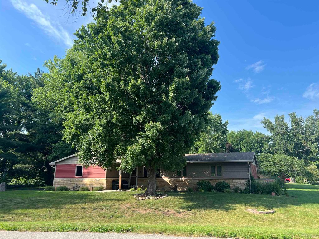 Photo for 4103 Oak Lane, Lafayette, IN 47905 (MLS # 202524345)