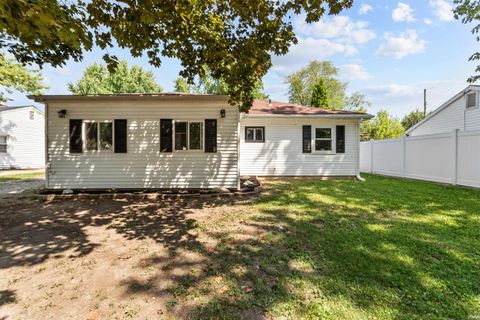 Photo of 1616 Columbus Boulevard, Kokomo, IN 46901 (MLS # 202532751)