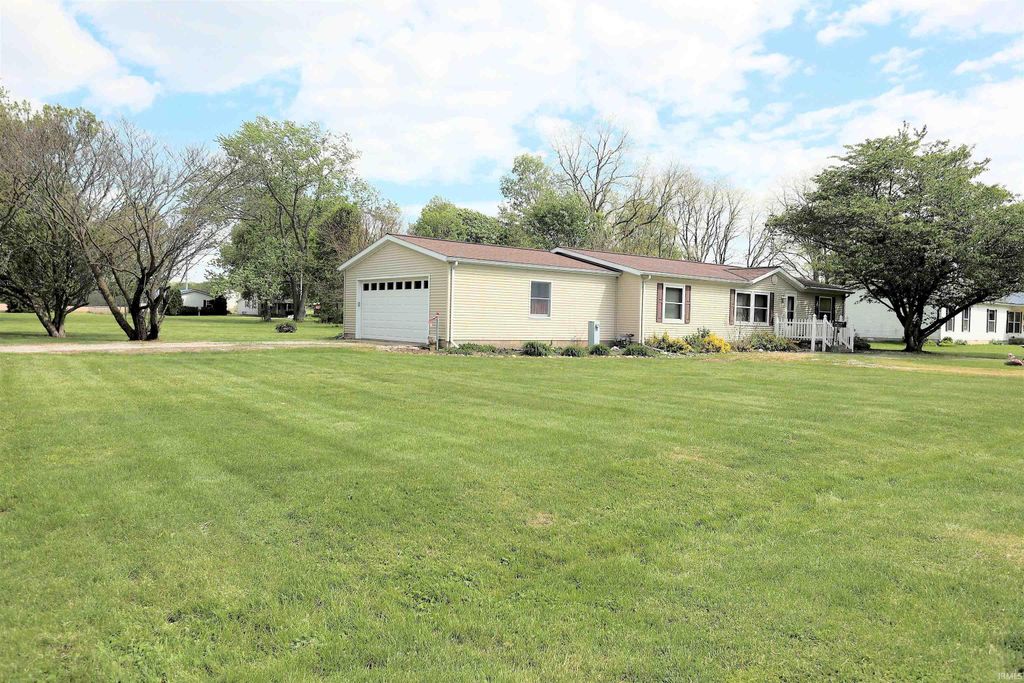 Photo of 586 N Jackson Street, Andrews, IN 46702 (MLS # 202616750)