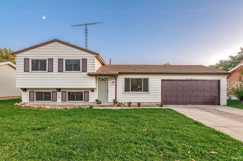 Tiny photo for 1942 Thornhill Drive, South Bend, IN 46614 (MLS # 202643855)