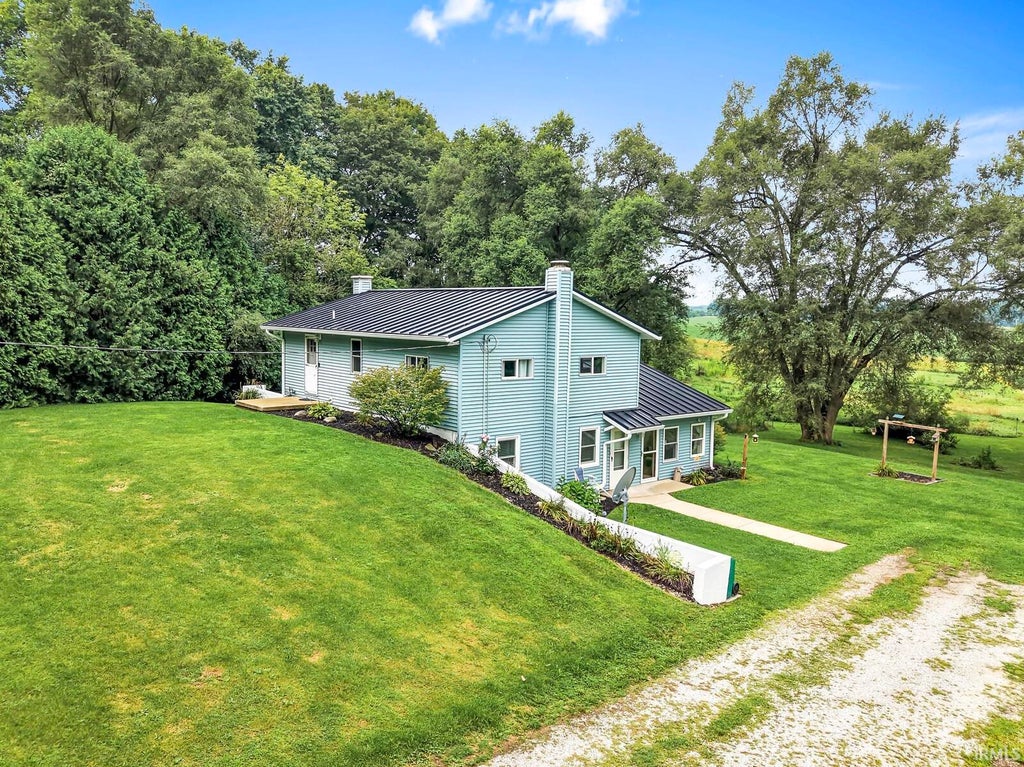 Photo of 67127 Quinn Trail, Lakeville, IN 46536 (MLS # 202632759)