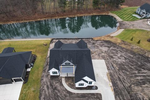 Tiny photo for 18560 Fontana Drive, South Bend, IN 46637 (MLS # 202541988)