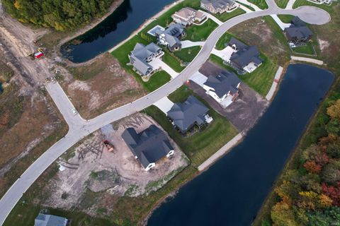 Tiny photo for 18560 Fontana Drive, South Bend, IN 46637 (MLS # 202541988)