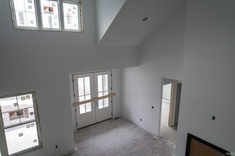 Tiny photo for 18560 Fontana Drive, South Bend, IN 46637 (MLS # 202541988)