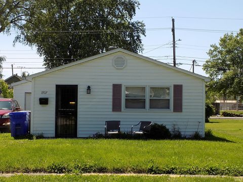 Photo of 1907 N LINDSAY Street, Kokomo, IN 46901 (MLS # 202618516)