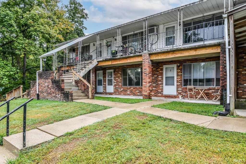 Photo of 1122 N Madison Street, Bloomington, IN 47404 (MLS # 202538505)