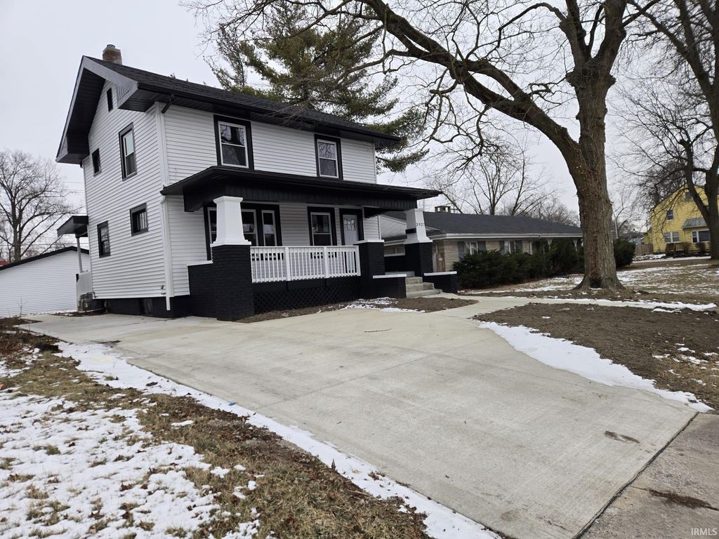 Photo of 3927 Fairfield Avenue, Fort Wayne, IN 46807 (MLS # 202602598)