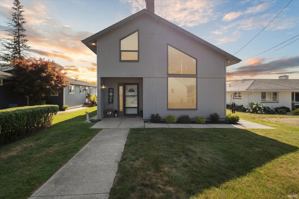 Photo of 51174 North Shore Drive, Elkhart, IN 46514 (MLS # 202549533)