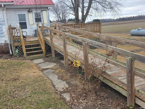 Tiny photo for 8168 S County Road 1100 E, Galveston, IN 46932 (MLS # 202605504)