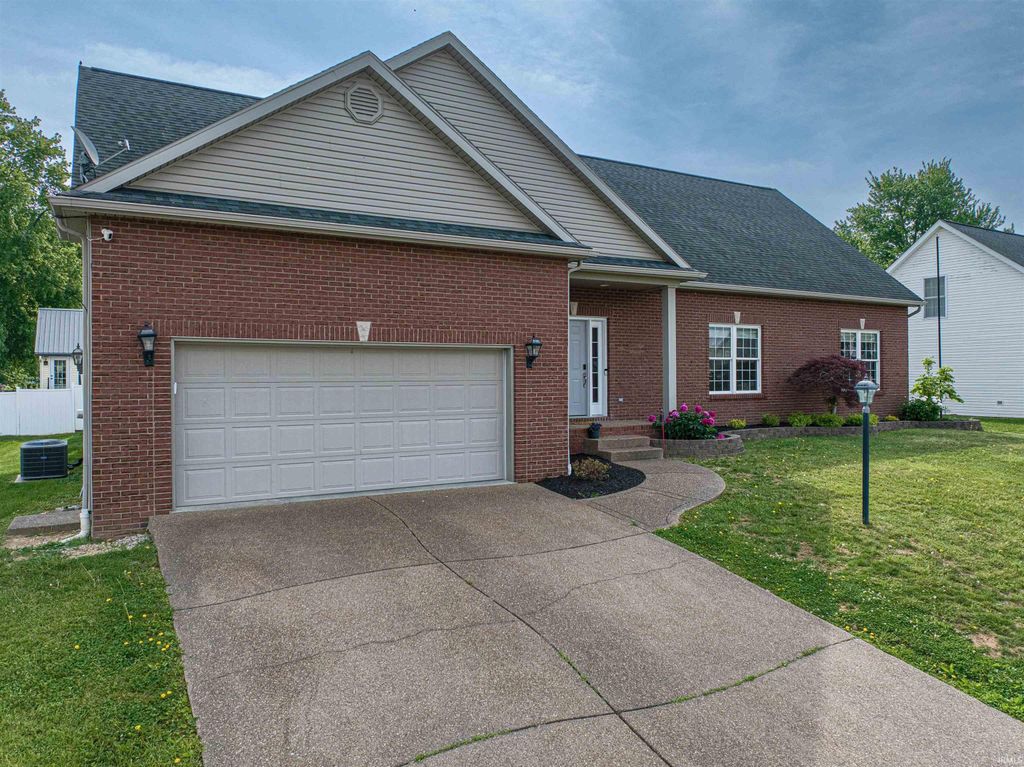 Photo of 1900 Hickory Hill Court, Newburgh, IN 47630 (MLS # 202610422)