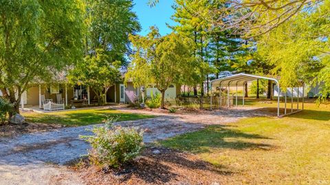 Photo of 311 N Jefferson Street, Fowlerton, IN 46930 (MLS # 202541074)