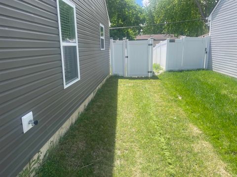 Tiny photo for 913 Sand Walk Lane, Kokomo, IN 46902 (MLS # 202617756)