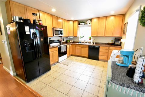 Tiny photo for 1010 S Hamilton Street, Delphi, IN 46923 (MLS # 202538321)