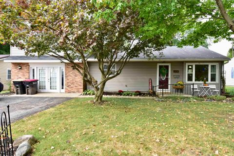 Photo of 1010 S Hamilton Street, Delphi, IN 46923 (MLS # 202538321)