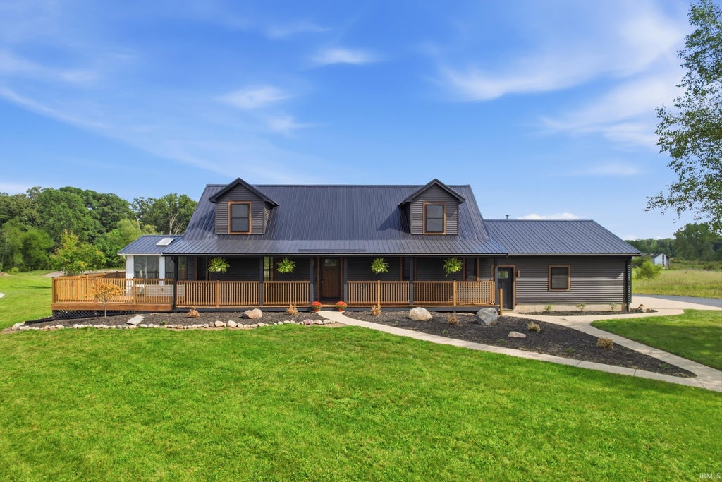 Photo of 5311 County Road 35 Road, Auburn, IN 46706 (MLS # 202635740)