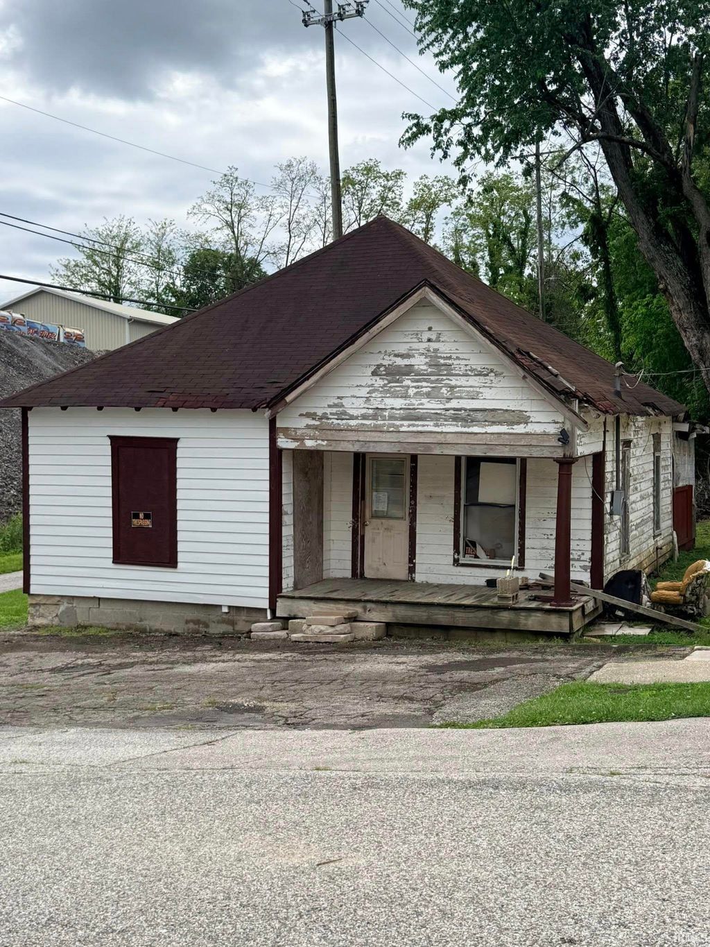 Photo of 810 13th Street, Bedford, IN 47421 (MLS # 202616814)