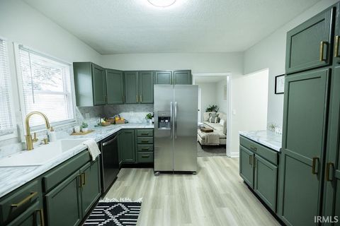 Tiny photo for 2016 N Market Street, Kokomo, IN 46901 (MLS # 202624648)