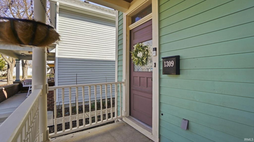 Photo of 1309 Rockhill Street, Fort Wayne, IN 46802 (MLS # 202608494)