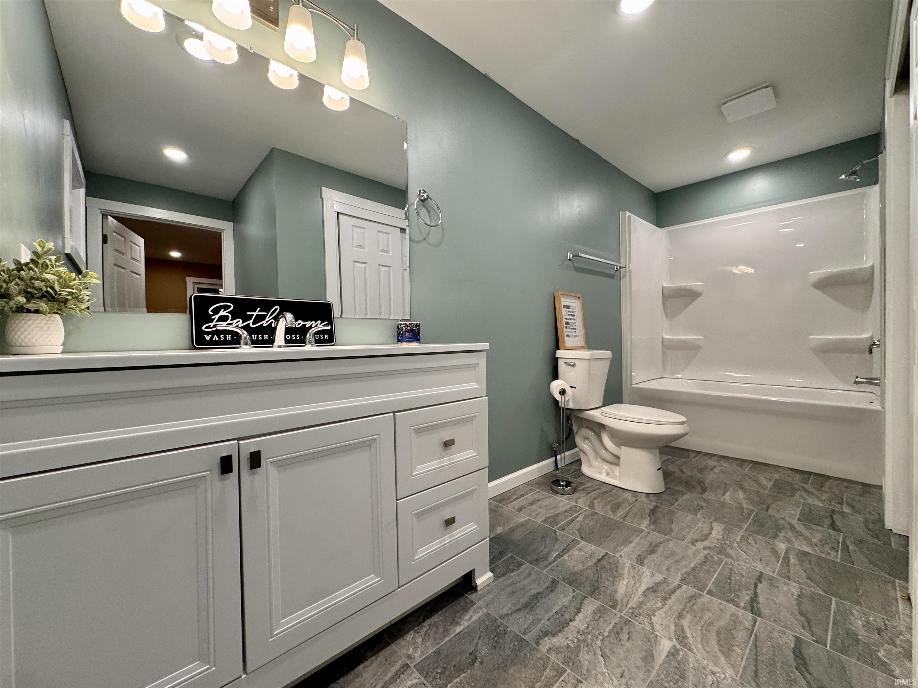 Boonville, Indiana 47601, United States, 3 Bedrooms Bedrooms, ,2 BathroomsBathrooms,Residential,Pending,223258