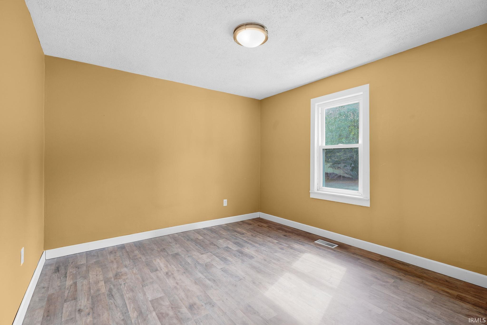 Boonville, Indiana 47601, United States, 3 Bedrooms Bedrooms, ,2 BathroomsBathrooms,Residential,Pending,223258