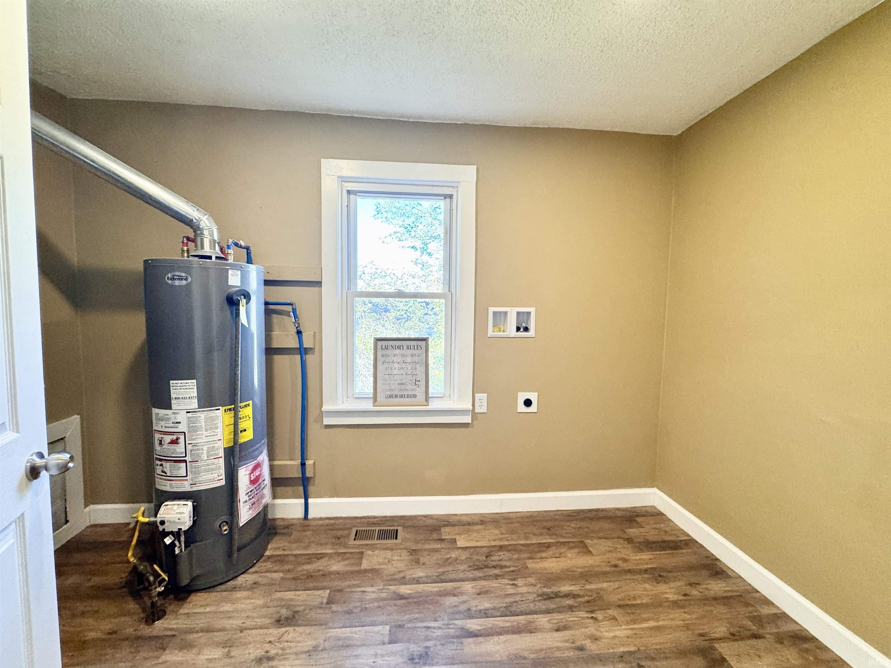 Boonville, Indiana 47601, United States, 3 Bedrooms Bedrooms, ,2 BathroomsBathrooms,Residential,Pending,223258