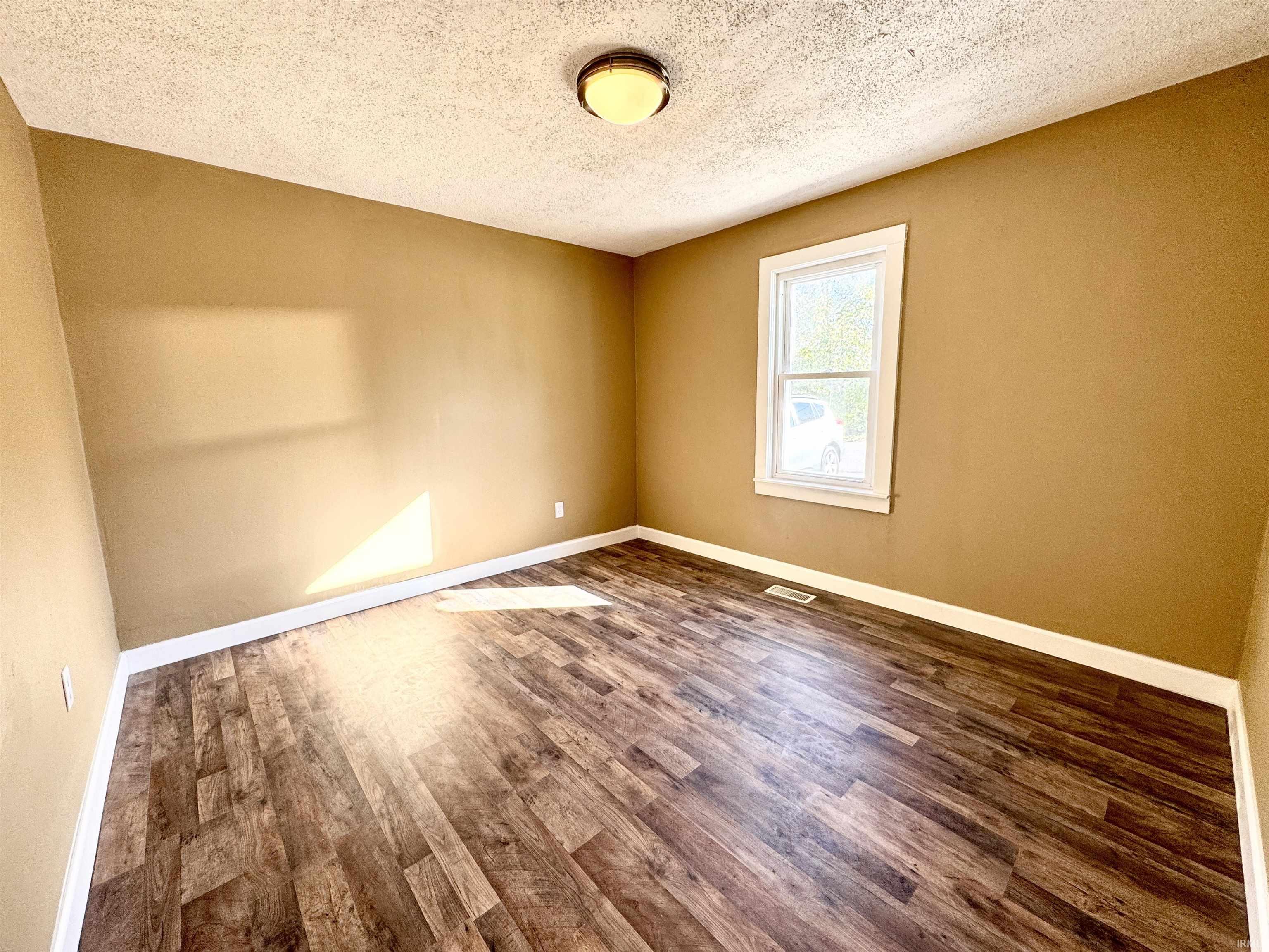 Boonville, Indiana 47601, United States, 3 Bedrooms Bedrooms, ,2 BathroomsBathrooms,Residential,Pending,223258